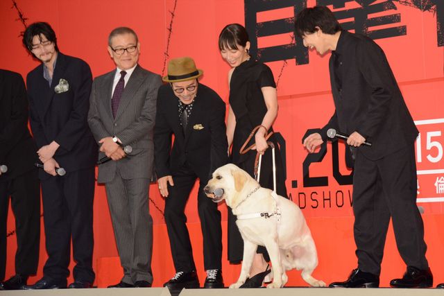 吉岡里帆『見えない目撃者』完成披露舞台あいさつ（10枚目）