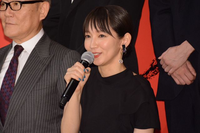 吉岡里帆『見えない目撃者』完成披露舞台あいさつ（15枚目）