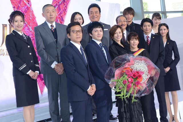 米倉涼子、向井理、林遣都ら「リーガルV」豪華キャスト集結：フォトギャラリー