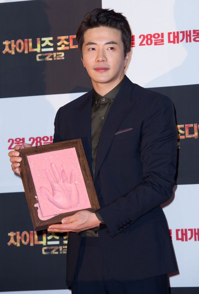 『ライジング・ドラゴン』クォン・サンウ、ジャッキー・チェンと仲良くレッドカーペットに登場！＜韓国JPICTURES＞（8枚目）