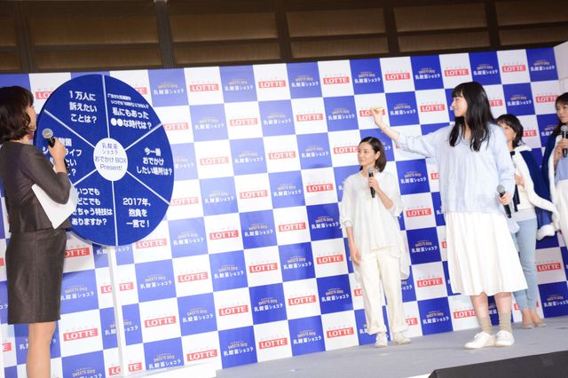 吉田羊＆小松菜奈なかよし！ロッテ「乳酸菌ショコラ」新商品発表会（21枚目）