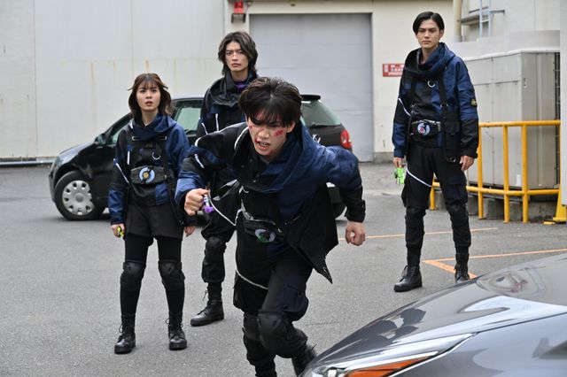 ラスボスとの缶蹴り、勝者は？「仮面ライダーギーツ」第8話「邂逅VII：切り札ニンジャ」（2枚目）