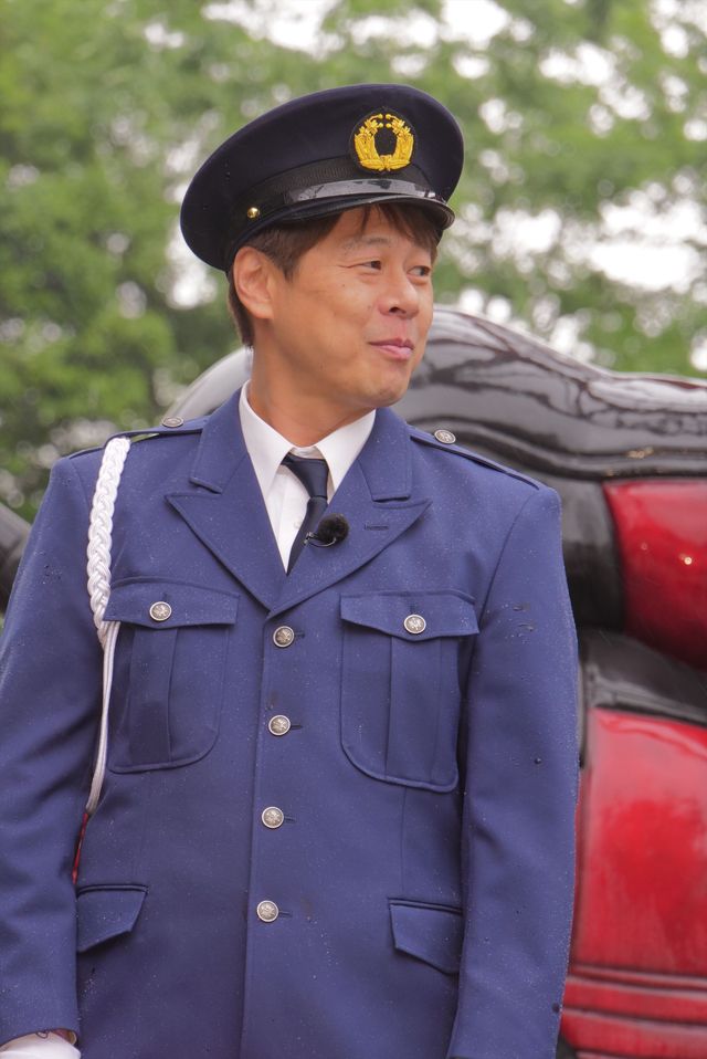 野性爆弾、巨大デッドプールを前に破天荒さ全開！（4枚目）