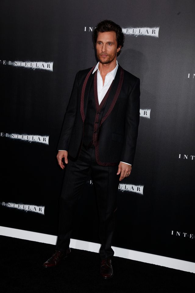 アン・ハサウェイ、胸元ざっくりセクシードレスで登場！フォトギャラリー（7枚目）