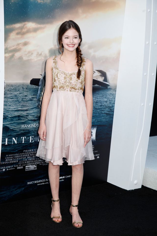 アン・ハサウェイ、胸元ざっくりセクシードレスで登場！フォトギャラリー（9枚目）