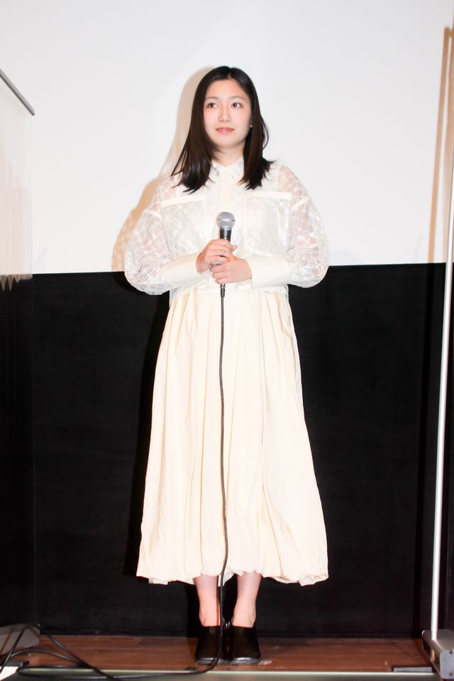 全身ショットも！河合優実、小野莉奈、小宮山莉渚、中井友望ら『少女は卒業しない』初日舞台挨拶（5枚目）