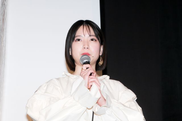 全身ショットも！河合優実、小野莉奈、小宮山莉渚、中井友望ら『少女は卒業しない』初日舞台挨拶（9枚目）
