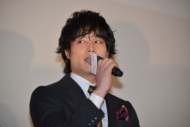 桐谷美玲、真っ赤なドレス姿が美しい！映画『リベンジgirl』初日舞台あいさつ（6枚目）