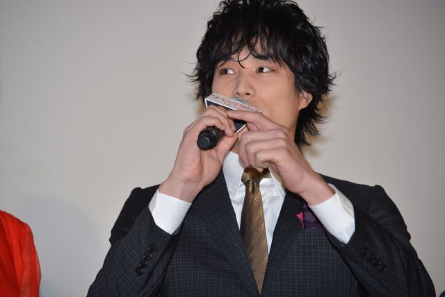 桐谷美玲、真っ赤なドレス姿が美しい！映画『リベンジgirl』初日舞台あいさつ（7枚目）