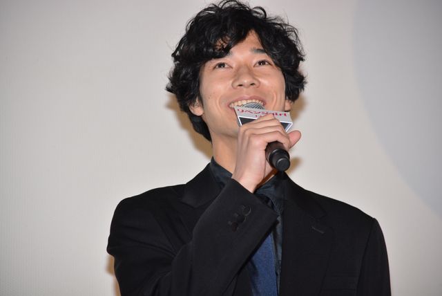 桐谷美玲、真っ赤なドレス姿が美しい！映画『リベンジgirl』初日舞台あいさつ（9枚目）