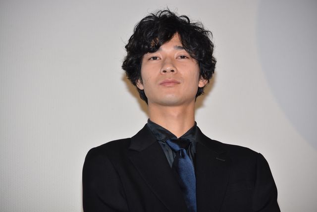 桐谷美玲、真っ赤なドレス姿が美しい！映画『リベンジgirl』初日舞台あいさつ（11枚目）