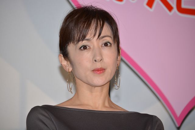 桐谷美玲、真っ赤なドレス姿が美しい！映画『リベンジgirl』初日舞台あいさつ（21枚目）