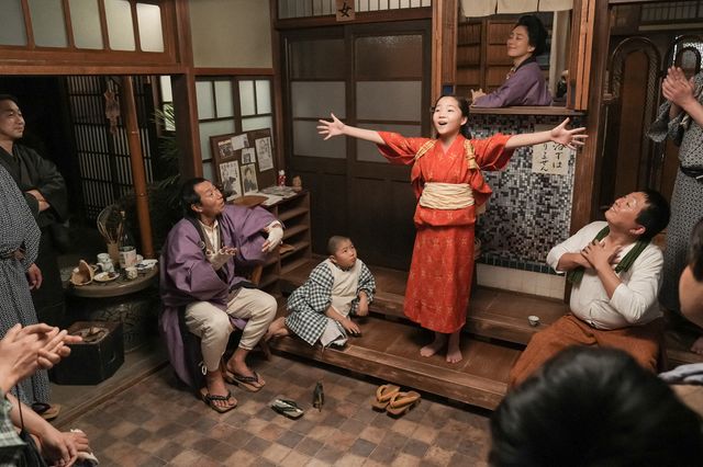 モデルは笠置シヅ子！「ブギウギ」第1回の場面写真（5枚目）