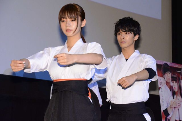 中尾暢樹＆前山剛久＆結木滉星、男同士で壁ドン、バックハグ、頭ポンポン……（5枚目）