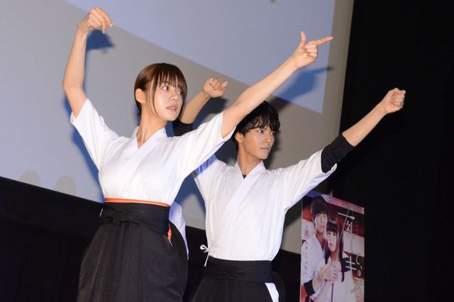 中尾暢樹＆前山剛久＆結木滉星、男同士で壁ドン、バックハグ、頭ポンポン……（7枚目）