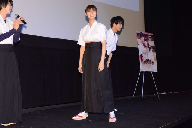 中尾暢樹＆前山剛久＆結木滉星、男同士で壁ドン、バックハグ、頭ポンポン……（8枚目）