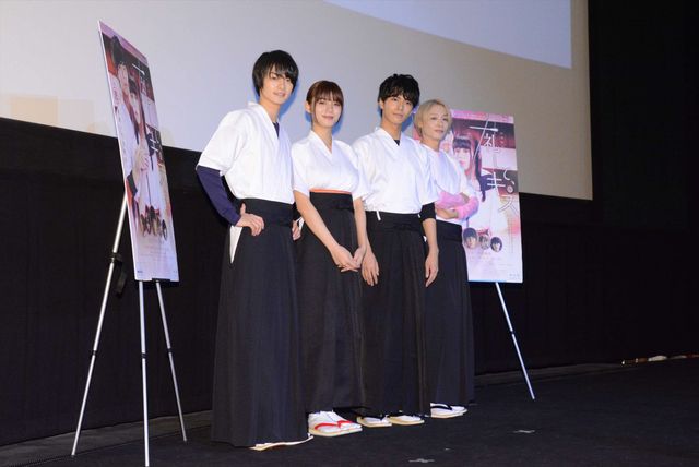 中尾暢樹＆前山剛久＆結木滉星、男同士で壁ドン、バックハグ、頭ポンポン……（11枚目）