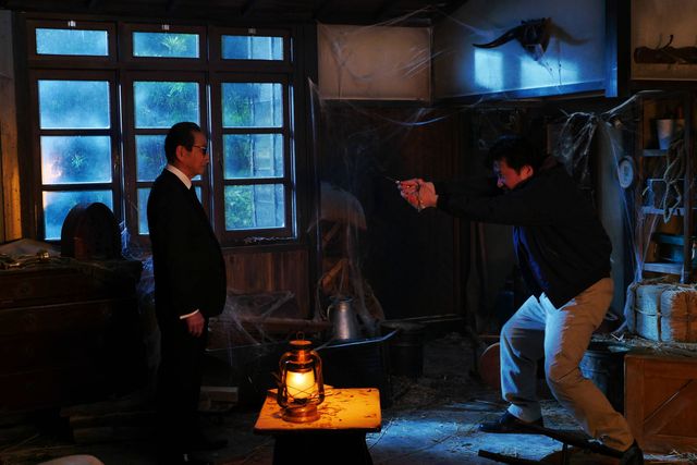 佐藤二朗がタモリにナイフを…「世にも奇妙な物語」場面カット（6枚目）