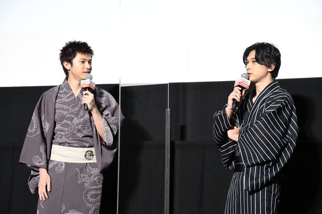 吉沢亮&山田裕貴が浴衣姿でヒットをお祝い!『東京リベンジャーズ』大ヒット御礼舞台あいさつ:フォトギャラリー