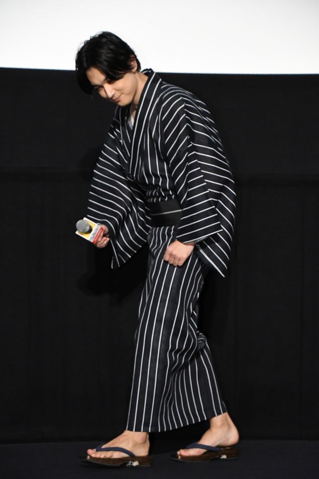 吉沢亮＆山田裕貴が浴衣姿でヒットをお祝い！『東京リベンジャーズ』大ヒット御礼舞台あいさつ（2枚目）