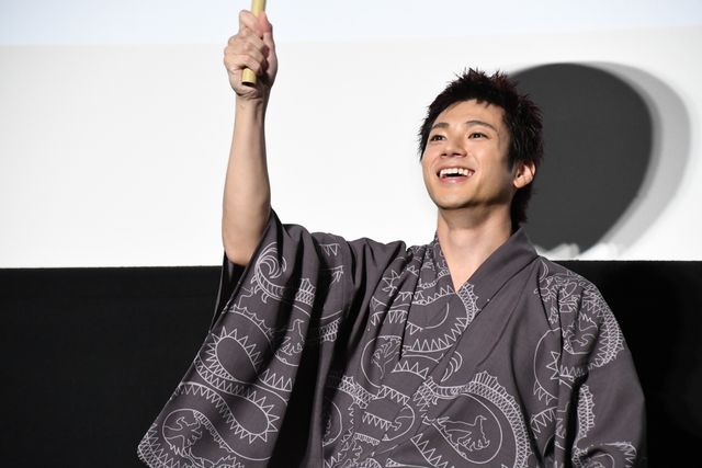 吉沢亮＆山田裕貴が浴衣姿でヒットをお祝い！『東京リベンジャーズ』大ヒット御礼舞台あいさつ（15枚目）