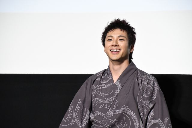 吉沢亮＆山田裕貴が浴衣姿でヒットをお祝い！『東京リベンジャーズ』大ヒット御礼舞台あいさつ（16枚目）