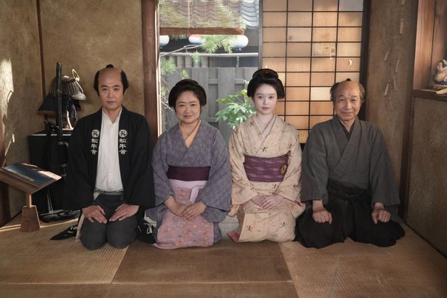 松野家が集合!左から「ばけばけ」キャストの岡部たかし、池脇千鶴、高石あかり、小日向文世