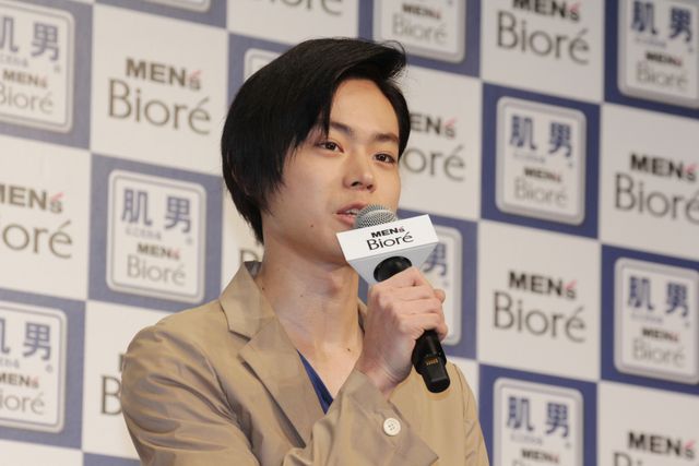 菅田将暉＆澤部佑は似ている!?「メンズビオレ　新『肌男』就任・新CM発表会」ギャラリー（6枚目）