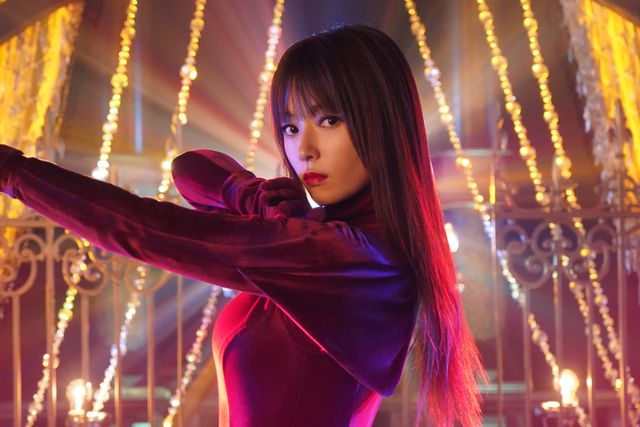 深田恭子の泥棒スーツ姿！『劇場版　ルパンの娘』場面写真：フォトギャラリー