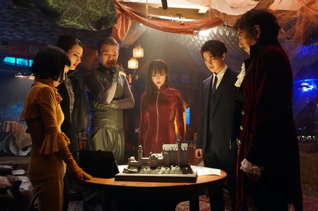 深田恭子の泥棒スーツ姿！『劇場版　ルパンの娘』場面写真（2枚目）