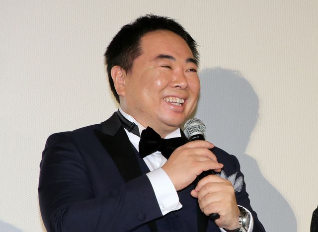 綾瀬はるかの手を取る斎藤工…！映画『高台家の人々』完成披露試写会フォトギャラリー（14枚目）