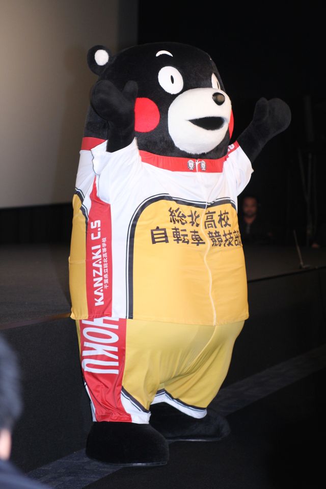 くまモン、自転車で映画館に乱入！　『弱虫ペダル』声優陣を驚かせる　画像ギャラリー（2枚目）