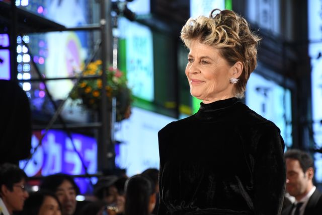 シュワちゃん、スマホカバーは『コマンドー』！（3枚目）