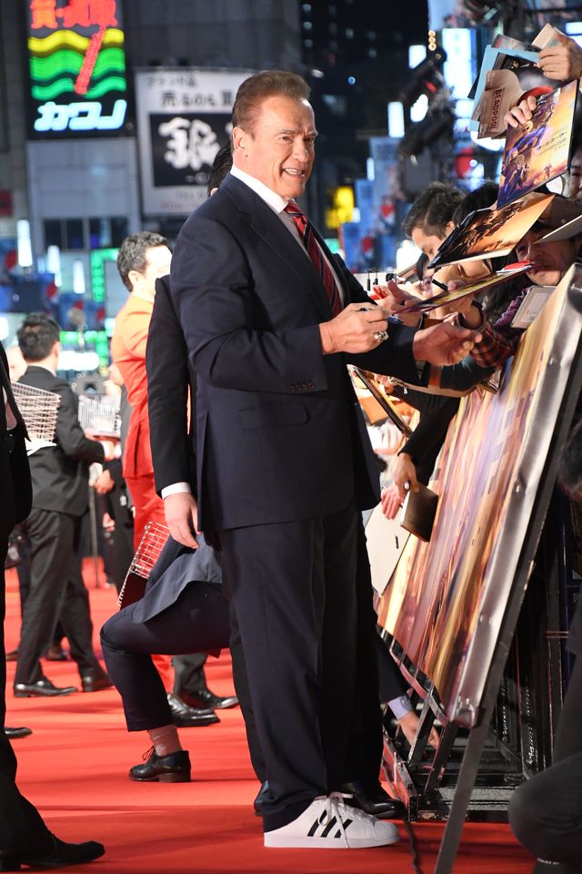 シュワちゃん、スマホカバーは『コマンドー』！（7枚目）