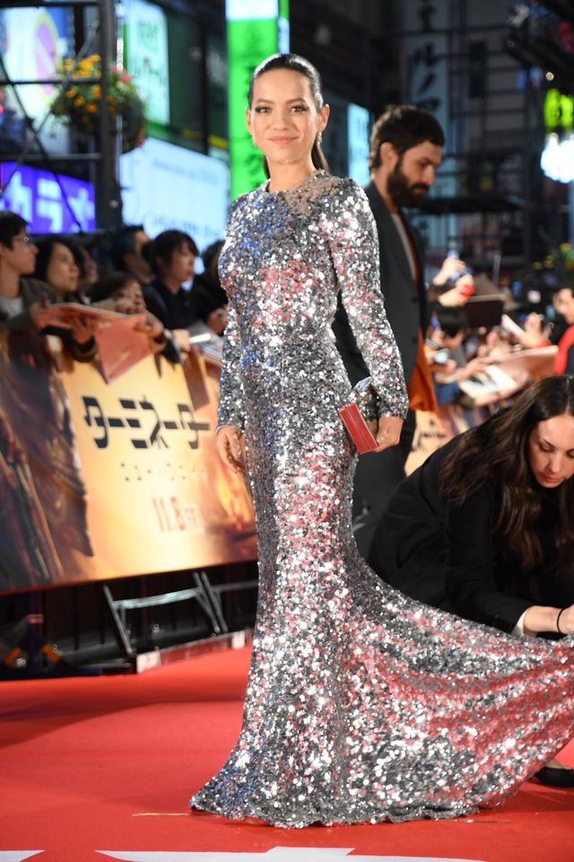 シュワちゃん、スマホカバーは『コマンドー』！（12枚目）