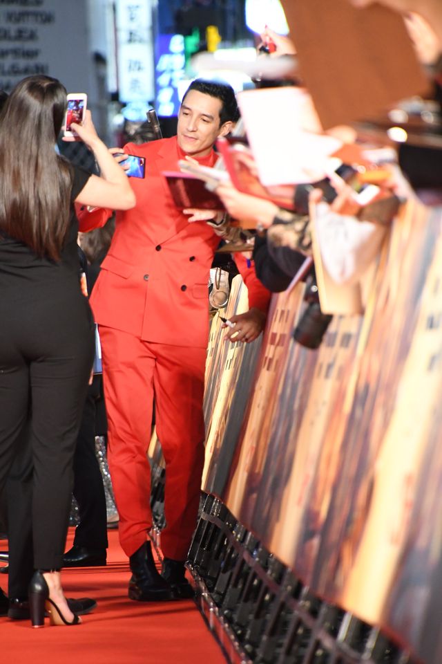 シュワちゃん、スマホカバーは『コマンドー』！（13枚目）