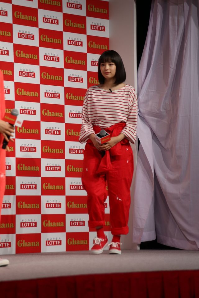 広瀬すず、土屋太鳳 、松井愛莉がお互いの似顔絵を描くと…ロッテ・ガーナ新CM発表会（24枚目）