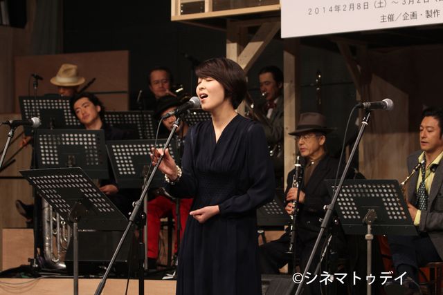 松たか子が熱唱！フォトギャラリー（9枚目）