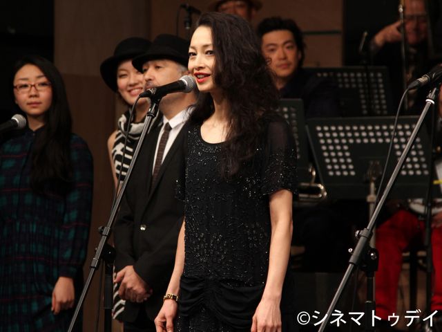 松たか子が熱唱！フォトギャラリー（10枚目）