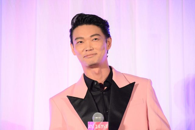 笠松将＆Crystal Kay、エルヴィスをイメージした衣装で決めポーズ！（8枚目）