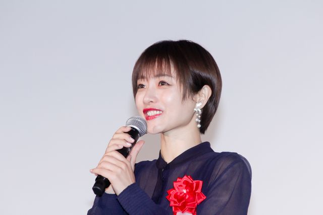 石原さとみ、シースルーの装いで登壇！新映画館「ローソン・ユナイテッドシネマ STYLE-S みなとみらい」セレモニー（2枚目）