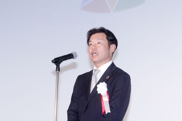 石原さとみ、シースルーの装いで登壇！新映画館「ローソン・ユナイテッドシネマ STYLE-S みなとみらい」セレモニー（7枚目）