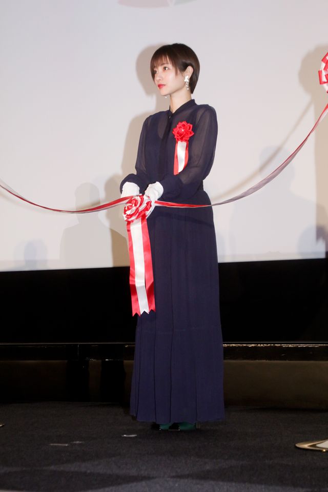 石原さとみ、シースルーの装いで登壇！新映画館「ローソン・ユナイテッドシネマ STYLE-S みなとみらい」セレモニー（11枚目）