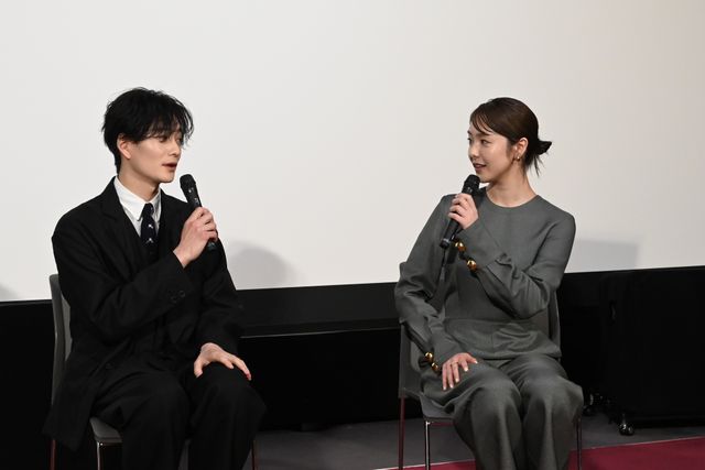 橋本愛が涙…岡田将生、唐田えりかとNHKドラマ「地震のあとで」完成試写会の様子（6枚目）