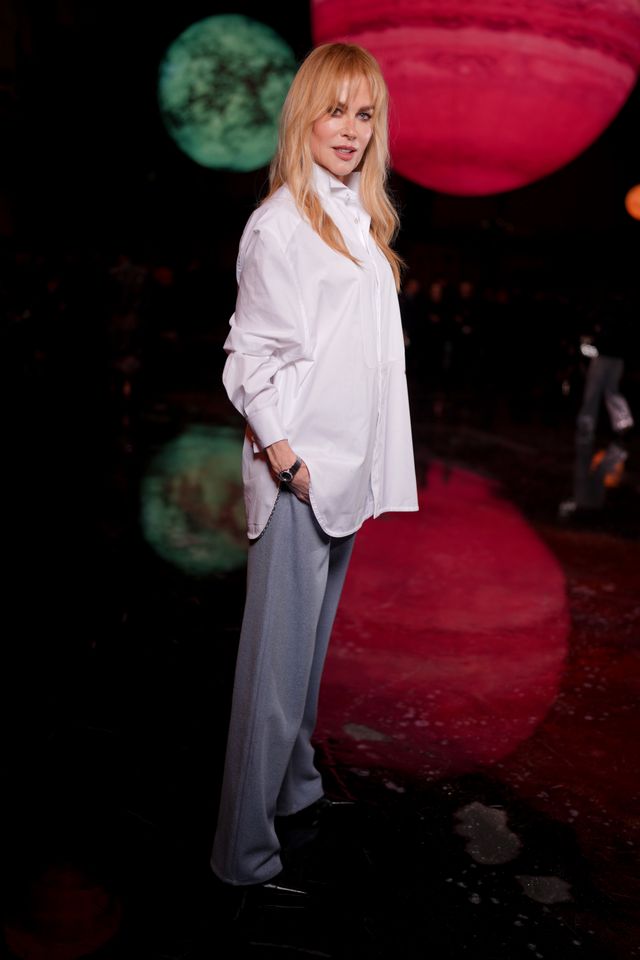 パリコレでのニコール・キッドマンと娘たち：フォトギャラリー