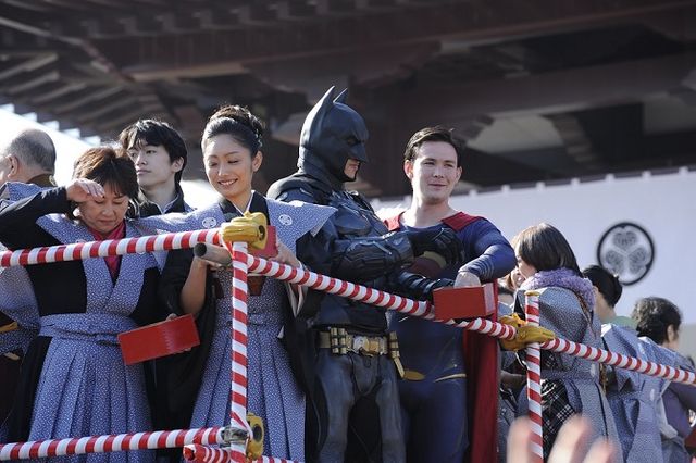 バットマン＆スーパーマン、安藤美姫らと豆まき！写真ギャラリー（3枚目）