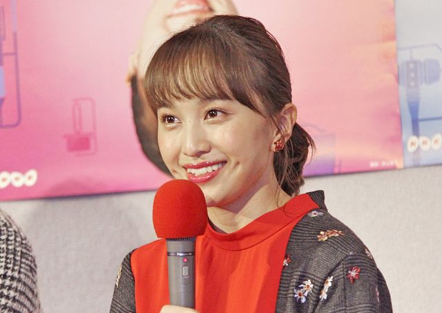 百田夏菜子＆青柳翔、ももクロZポーズ決める！ドラマ「プラスティック・スマイル」試写会（2枚目）