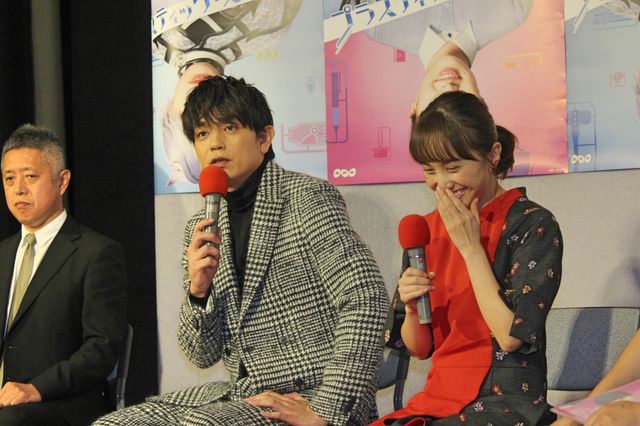 百田夏菜子＆青柳翔、ももクロZポーズ決める！ドラマ「プラスティック・スマイル」試写会（4枚目）