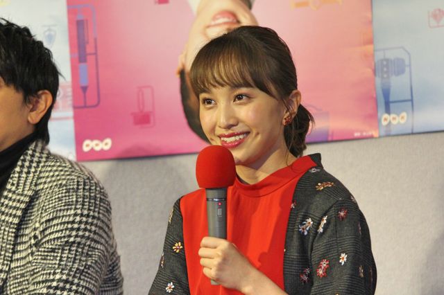 百田夏菜子＆青柳翔、ももクロZポーズ決める！ドラマ「プラスティック・スマイル」試写会（5枚目）