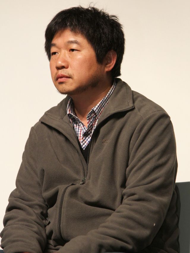 中国の精神病院にカメラを向けた世界的なドキュメンタリスト、ワン・ビンが来日　画像ギャラリー（3枚目）